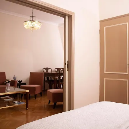 F & B Collection - Vintage Flat In The City Center