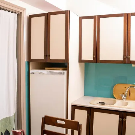 F & B Collection - Vintage Flat In The City Center شقة سالونيك