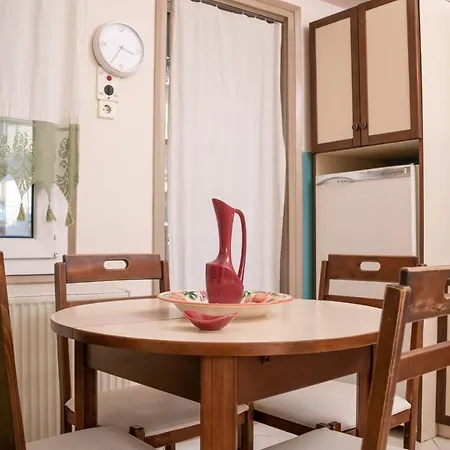 F & B Collection - Vintage Flat In The City Center *