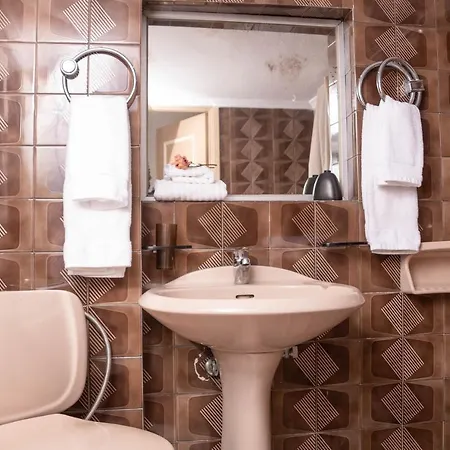 F & B Collection - Vintage Flat In The City Center * سالونيك