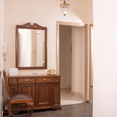 F & B Collection - Vintage Flat In The City Center * سالونيك
